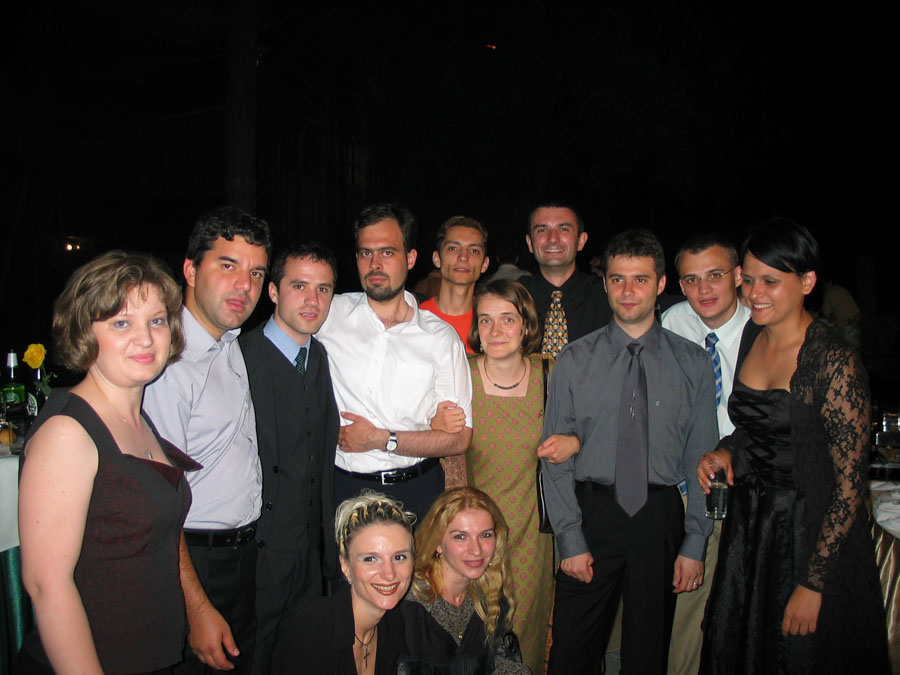 Oamenii de la I.jpg